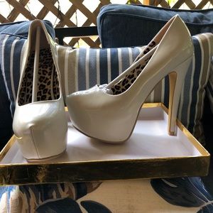 US size 8 grey stilettos brand new with box & tag